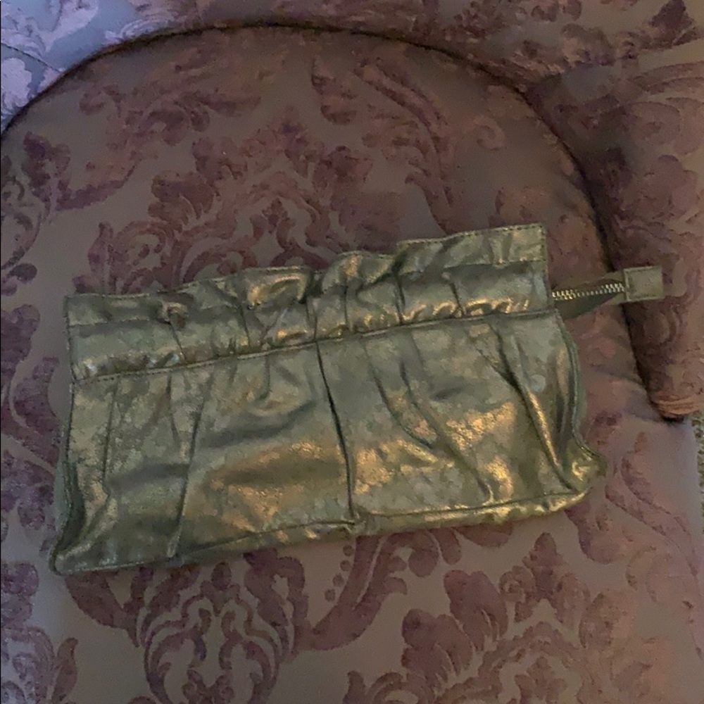 Urban Expressions clutch in silver distressed